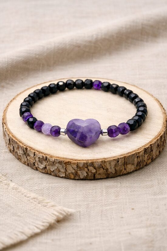 Dabīgo pērļu rokassprādze "Lavandas stīgas"